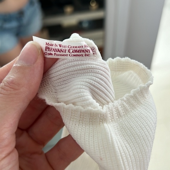 Vintage American Girl Samantha Christmas dress with tights & bow excellent cond - Picture 7 of 9